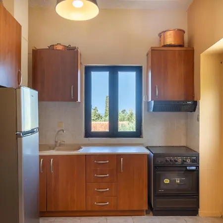 Mani Tsopakas Residences *